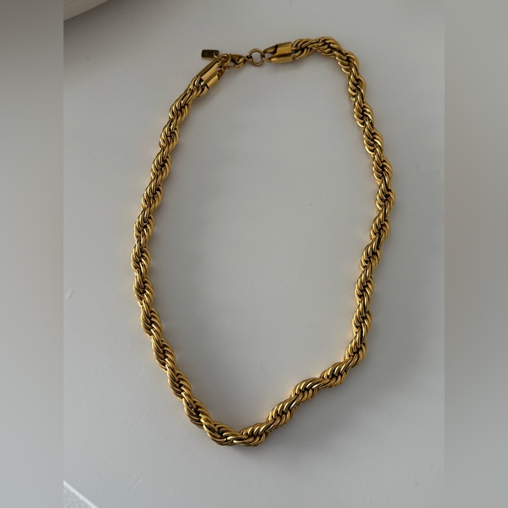 Cendre Australia necklace